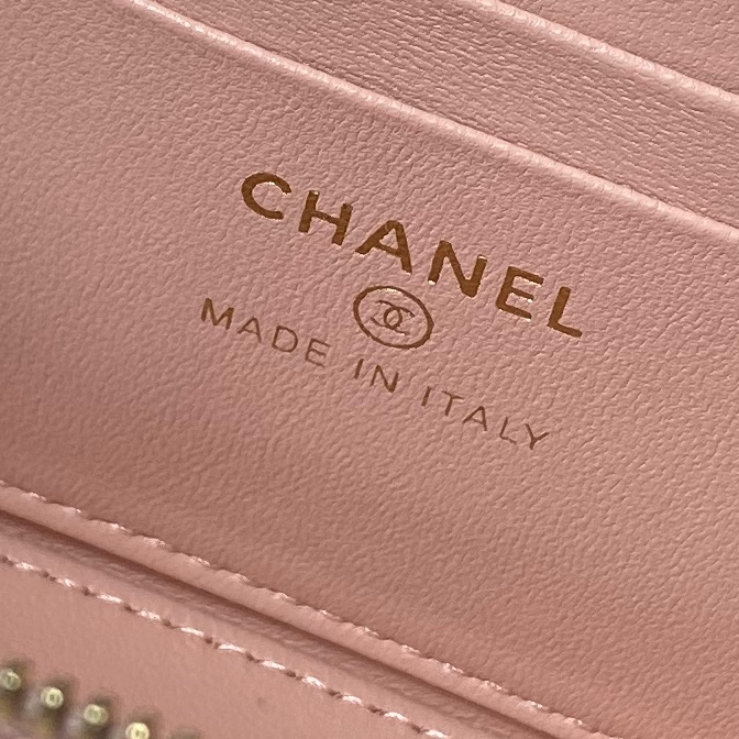 Ch**el cosmetic bags